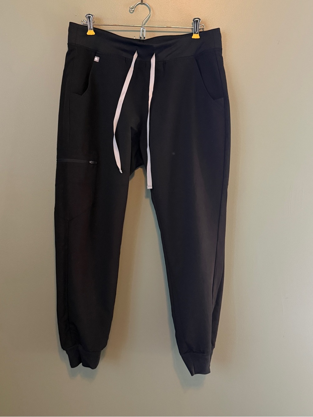 FIGS - Zamora Jogger Scrub Pants™ - Black - Size Petite M